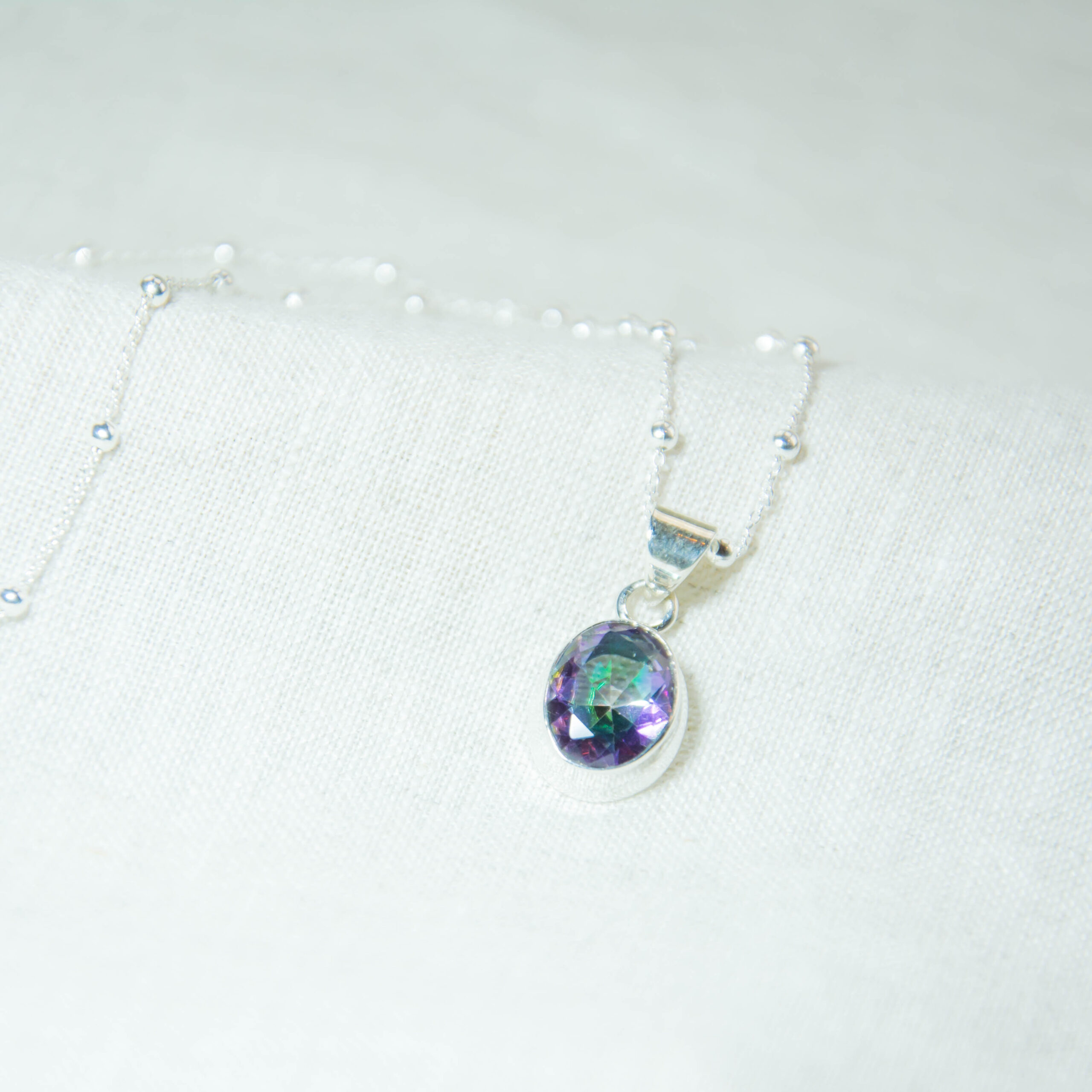 Ασημένιο 925 μενταγιόν με mystic topaz