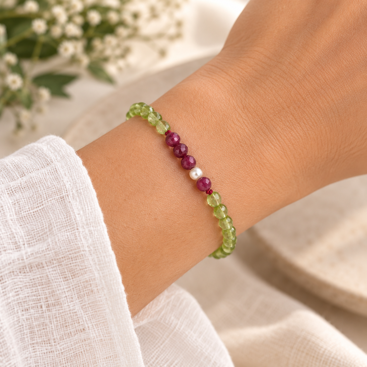 Βραχιόλι με Περίδοτο, ρουμπίνι και 925 ασημένια εξαρτήματα